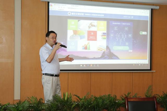 重庆万学科技有限与重庆文理学院签订战略合作协议,助力重庆文理创新创业工作再创新辉煌